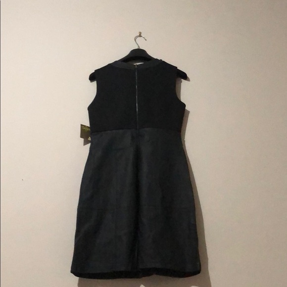 Dress - Picture 5 of 5